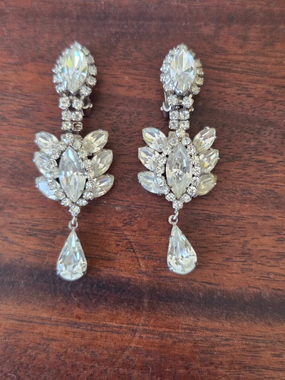 Vintage Weiss Art deco clip on dangle chandelier earrings